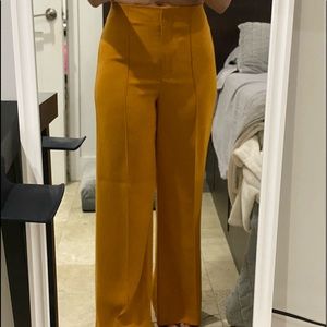 Express wide leg high-rise pant.